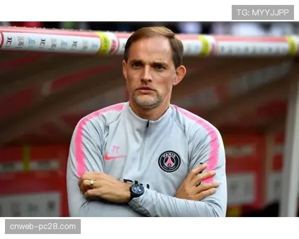 特写：告别时刻？拜仁慕尼黑为功勋主帅图赫尔举办赛前致敬仪式